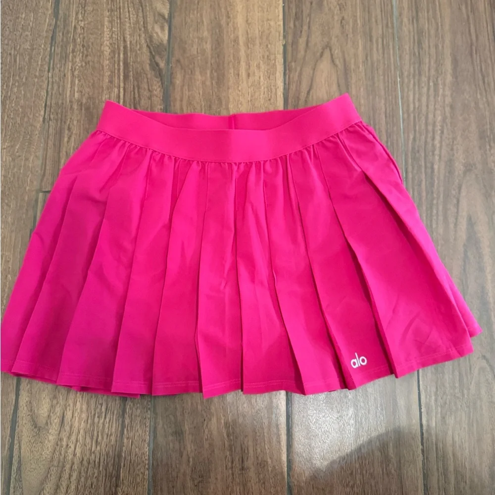 Alo Yoga Varsity Tennis Skirt Size Small Pleated Fuchsia